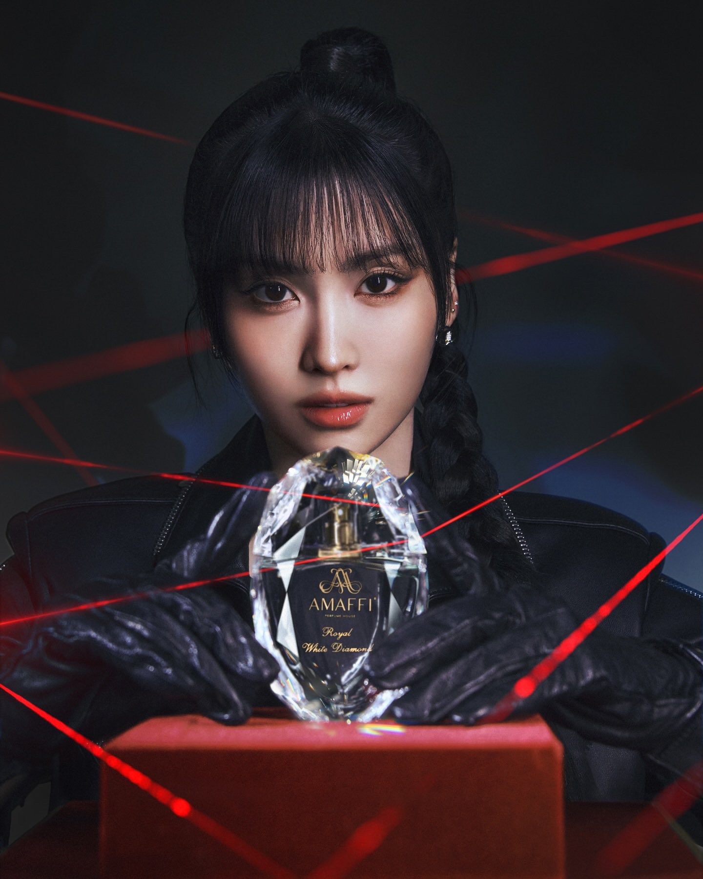 모모 (TWICE)의 비하인드 컷