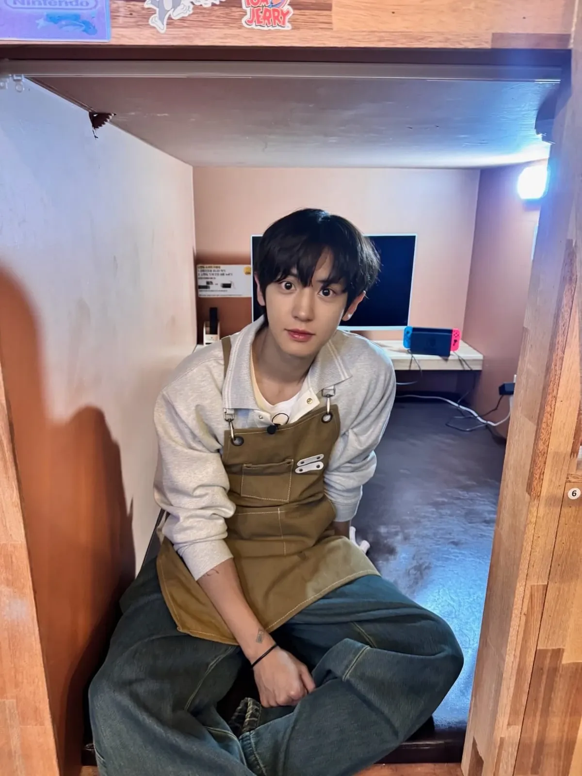 Recent activity shot of Chanyeol (EXO)