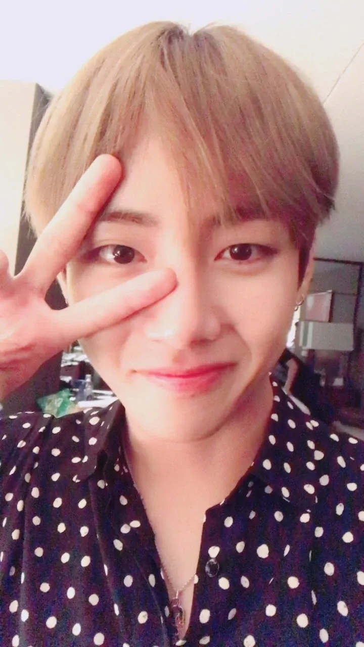 Fan-made special wallpaper for V (BTS)