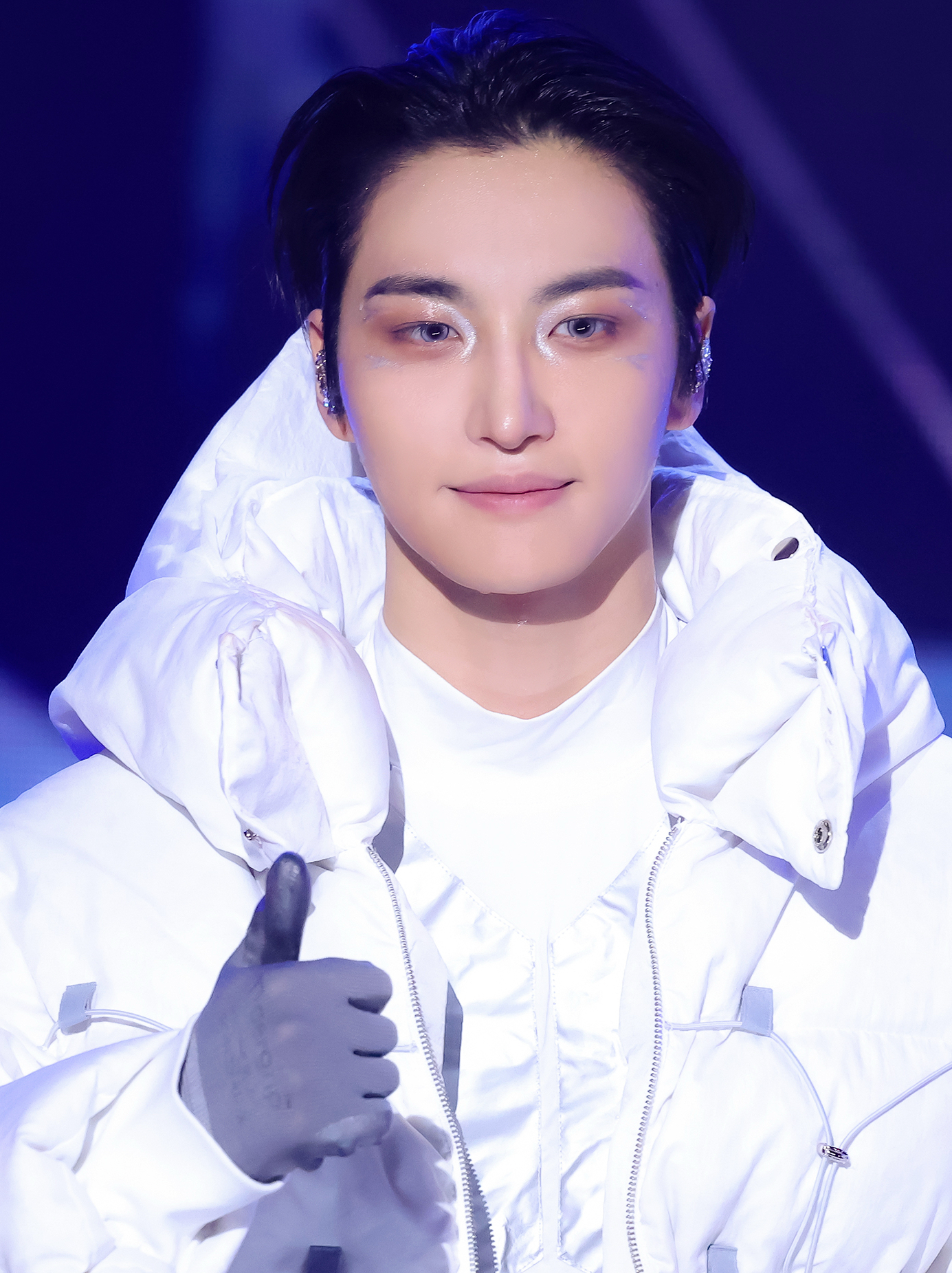 성화 (에이티즈)의 비하인드 컷