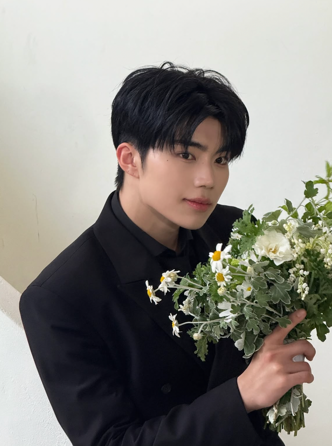 Recent activity shot of Park Gunwook (ZEROBASEONE)