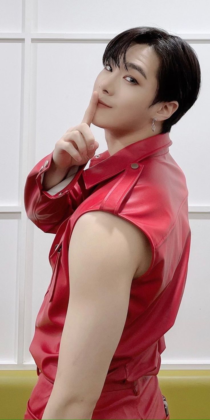 Latest photo of Moonbin (ASTRO)