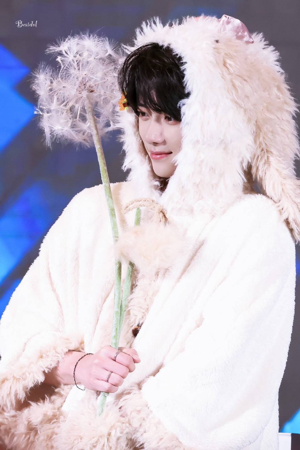 Recent activity shot of Beomgyu (TOMORROW X TOGETHER)