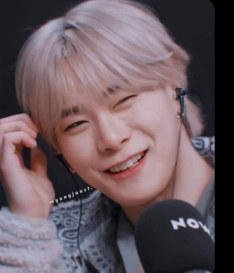 A moment captured by Moonbin (ASTRO)'s fan