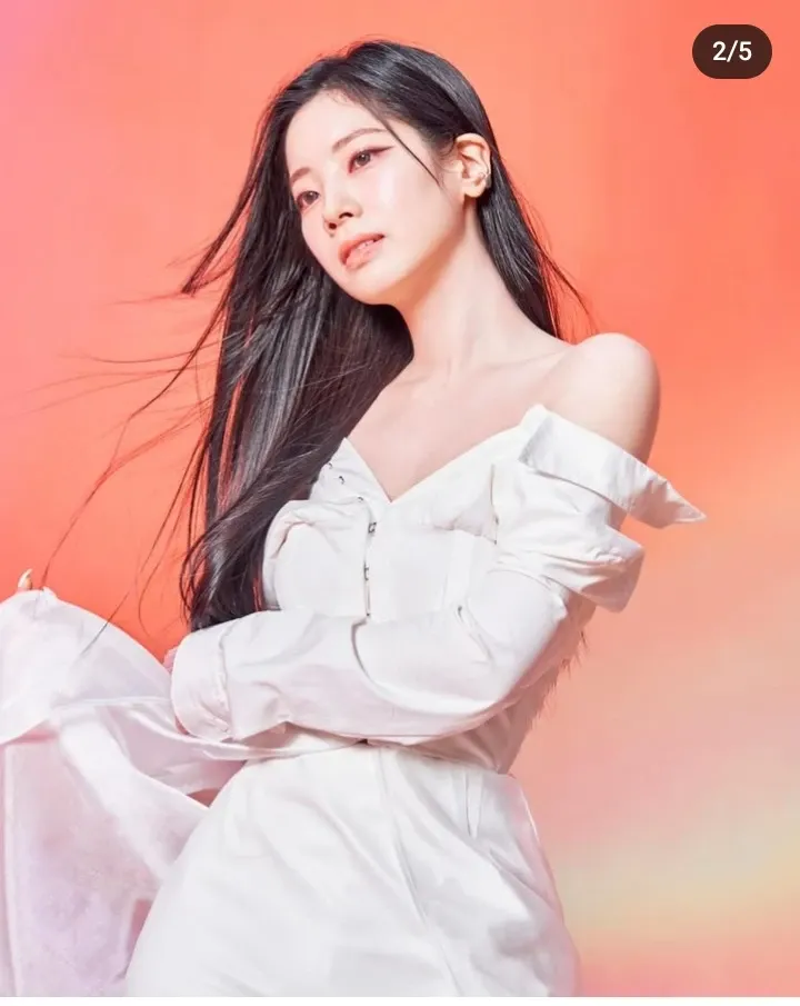 Behind-the-scenes cut of Dahyun (TWICE)