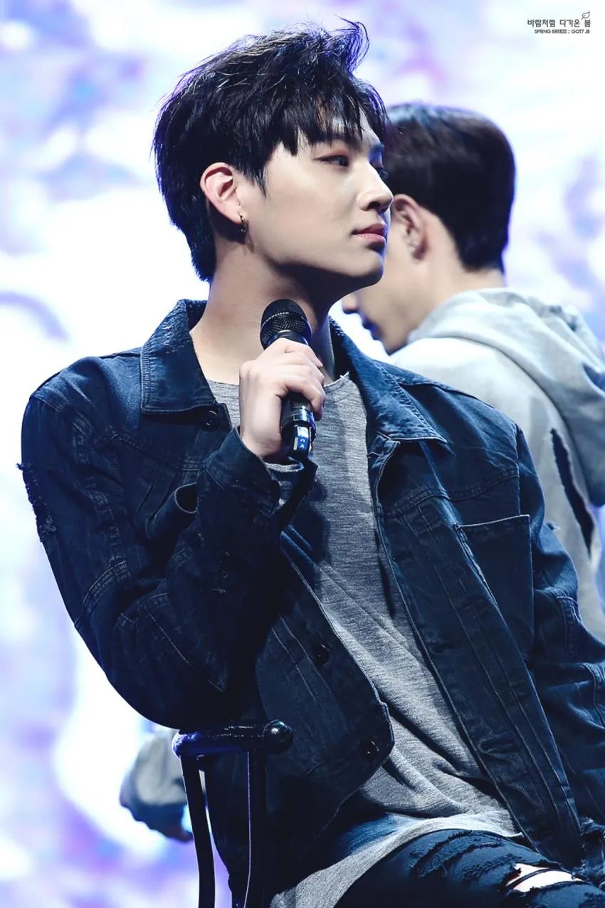 Recent activity shot of JAY B (GOT7)