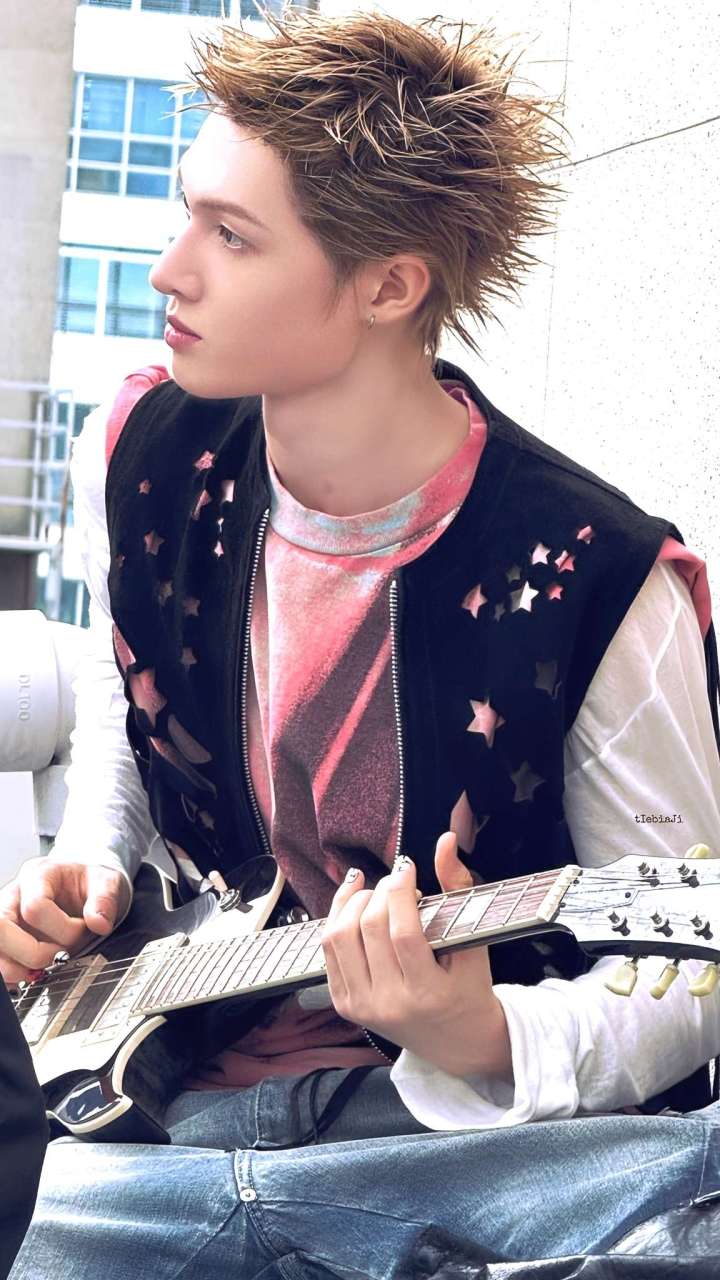 Recent activity shot of Martin (CORTIS)