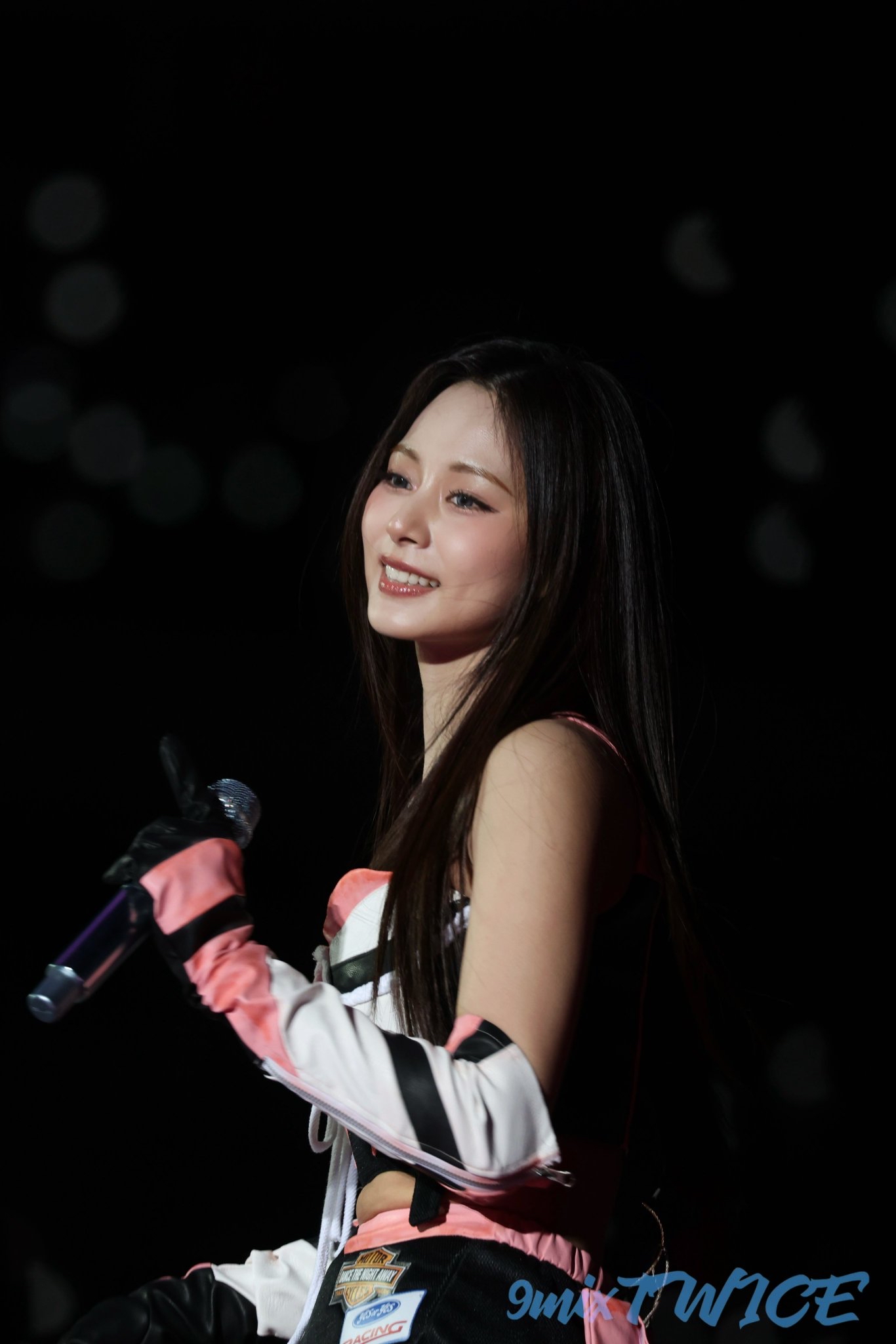 Foto aktivitas terbaru Tzuyu (TWICE)