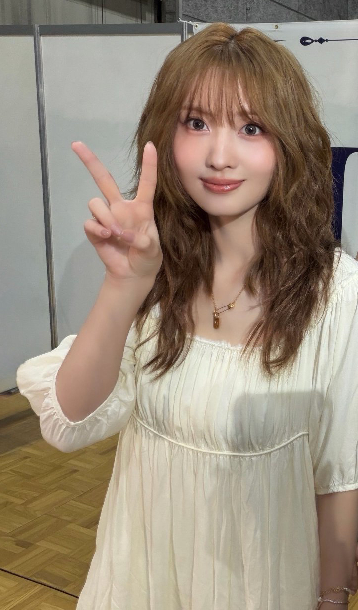 Momo (TWICE)粉絲最喜愛的經典桌布