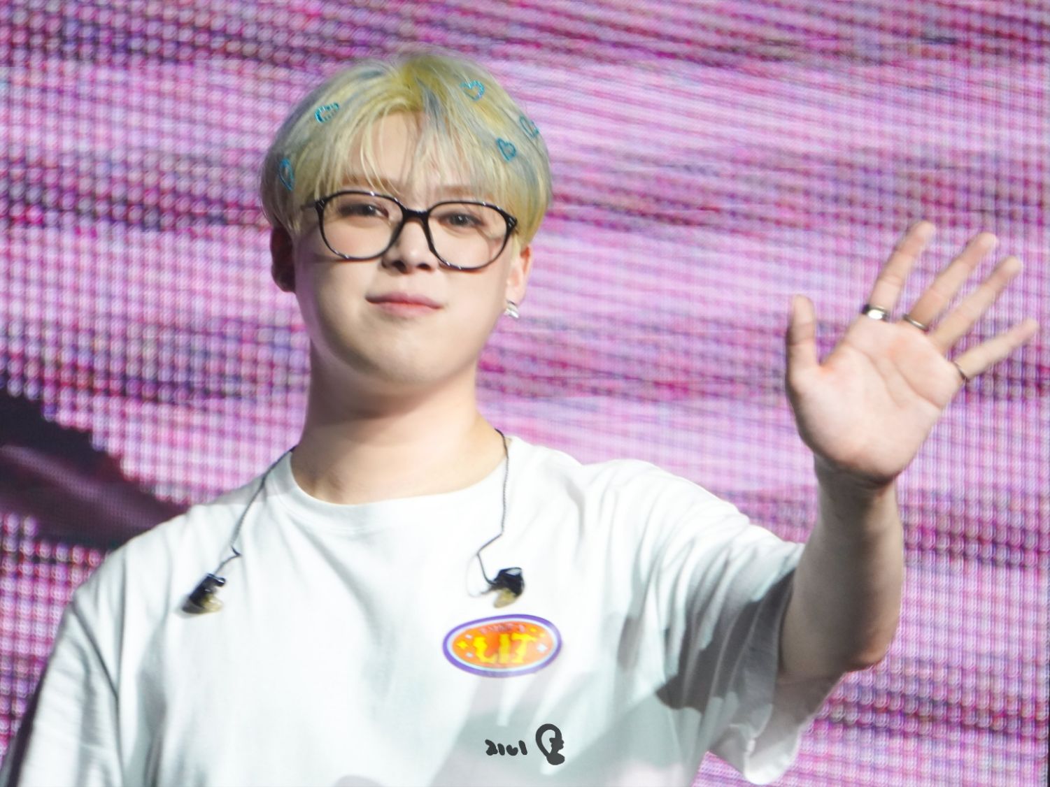 Behind-the-scenes cut of Yeonho (VERIVERY)