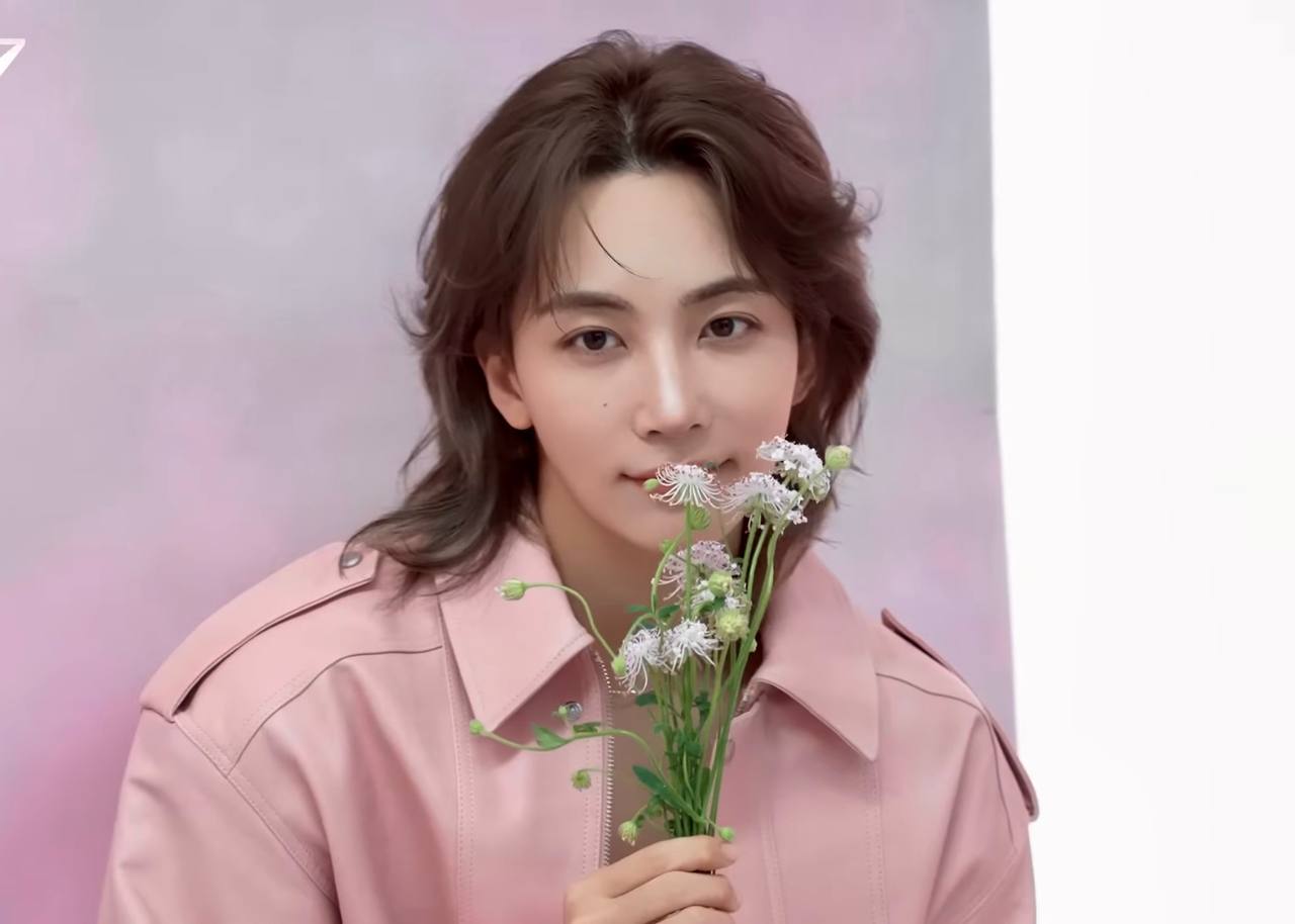 Latest photo of Jeonghan (SEVENTEEN)