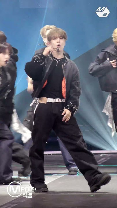 Fandom-recommended wallpaper image of He Xinlong (ALPHA DRIVE ONE)