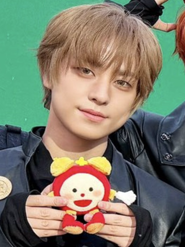 Behind-the-scenes cut of Taki (&TEAM)