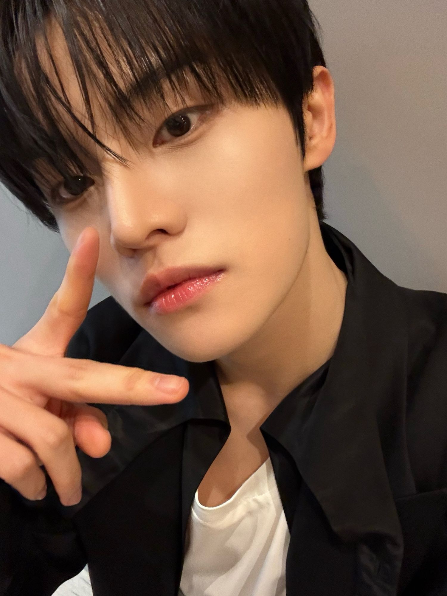 Recent activity shot of Jeon Minwook (CLOSE YOUR EYES)