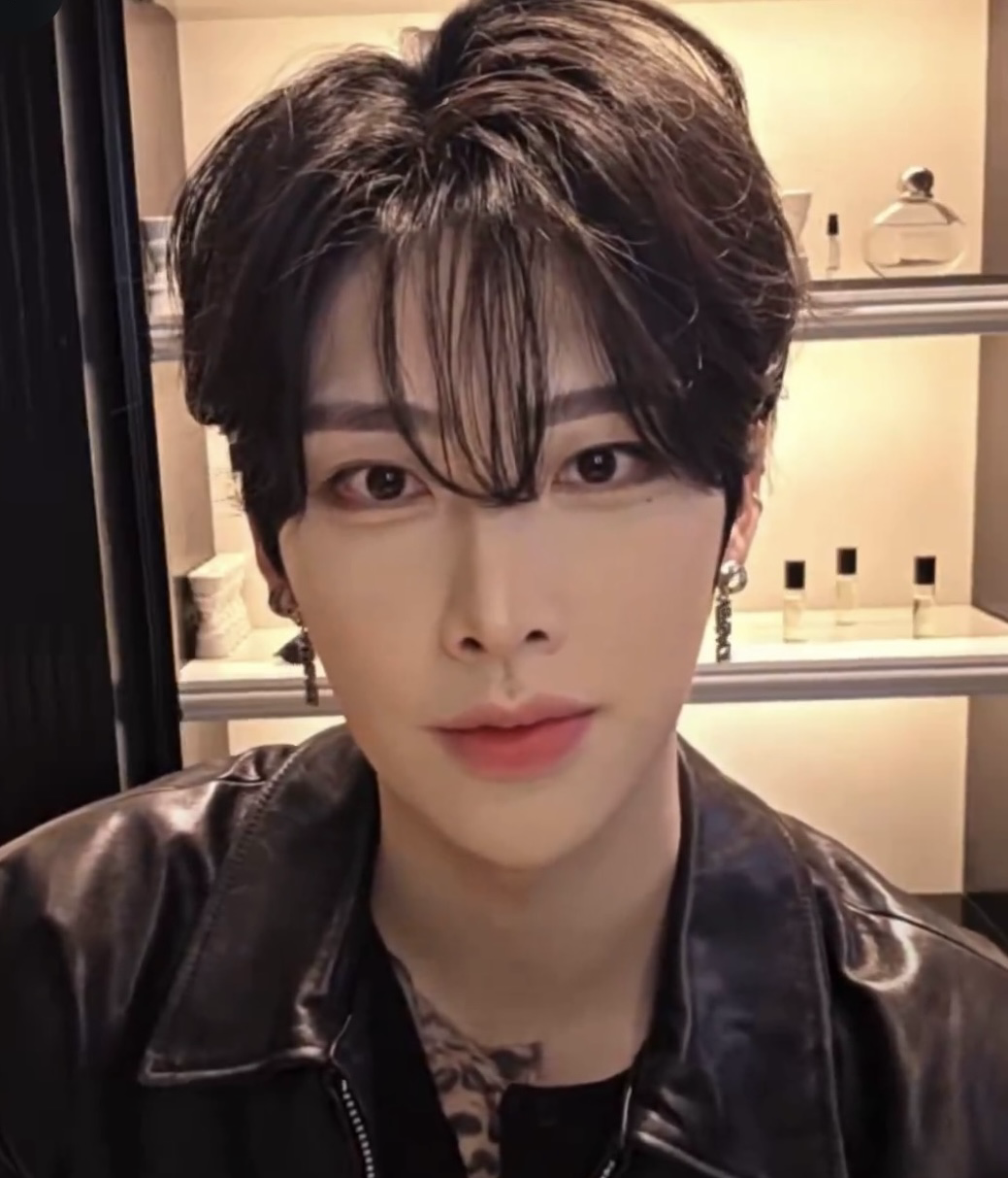 A moment captured by Ricky (ZEROBASEONE)'s fan