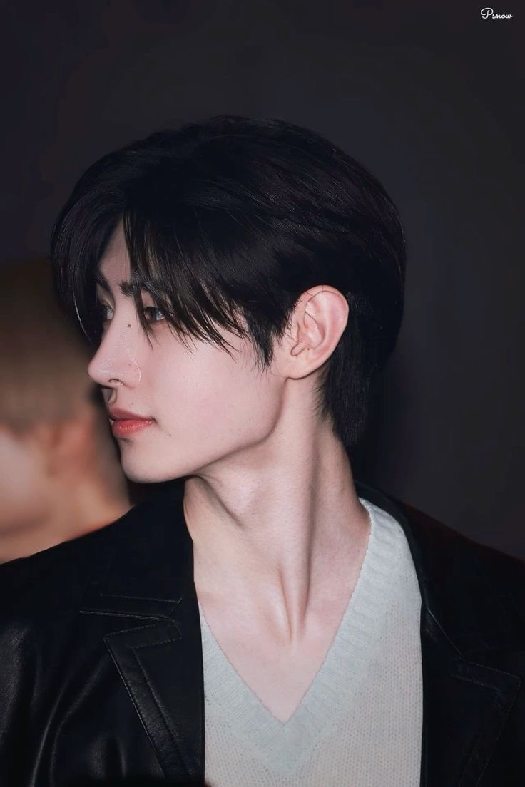 Behind-the-scenes cut of Sunghoon (ENHYPEN)