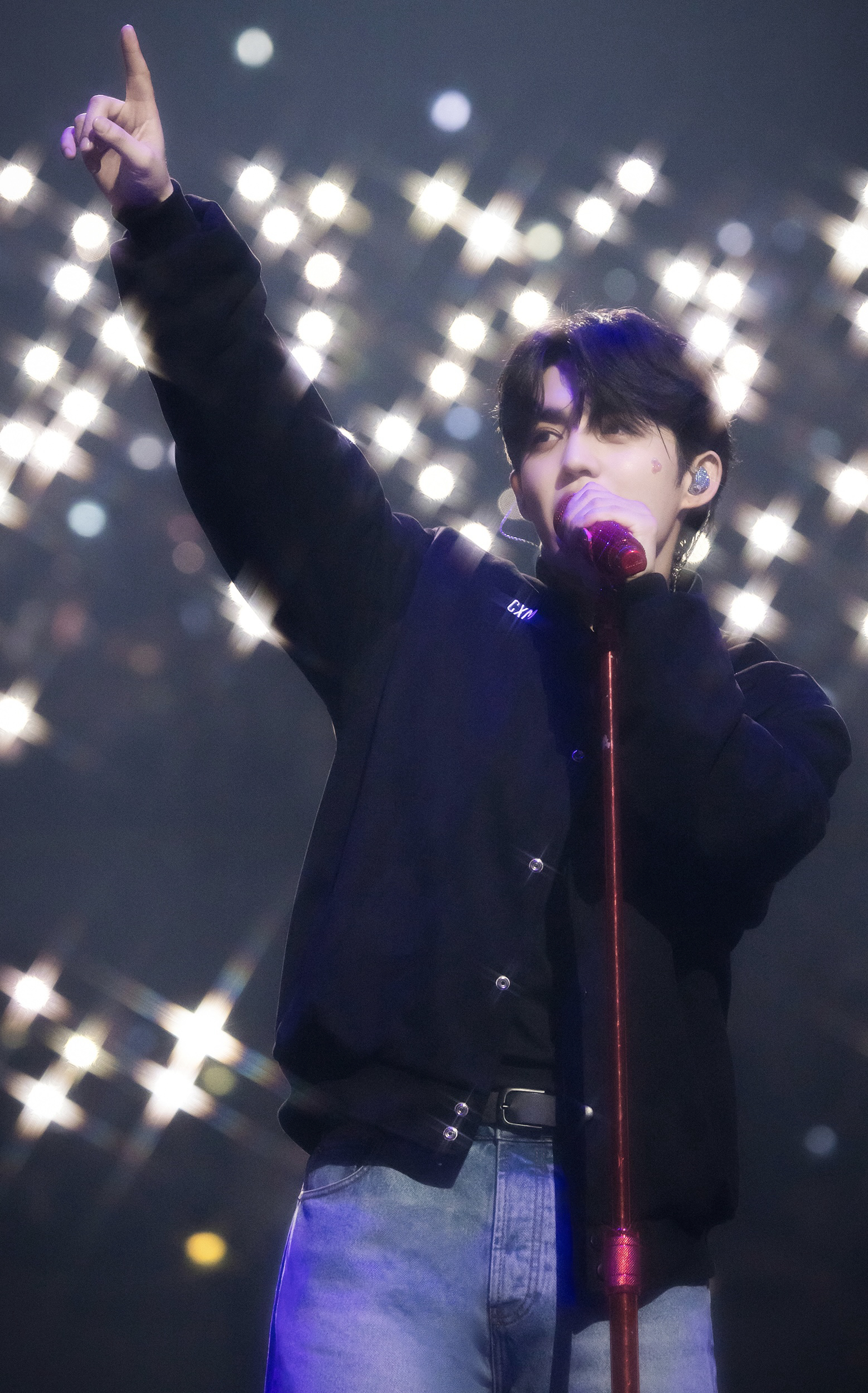 A moment captured by S.Coups (SEVENTEEN)'s fan