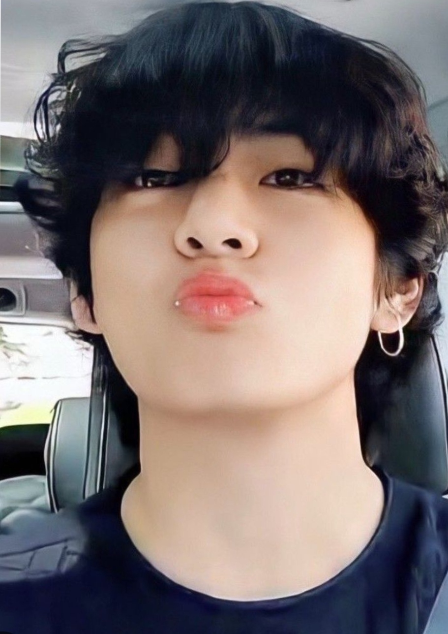 Recent activity shot of V (BTS)