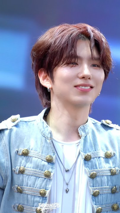 Today's hottest K-pop community feed