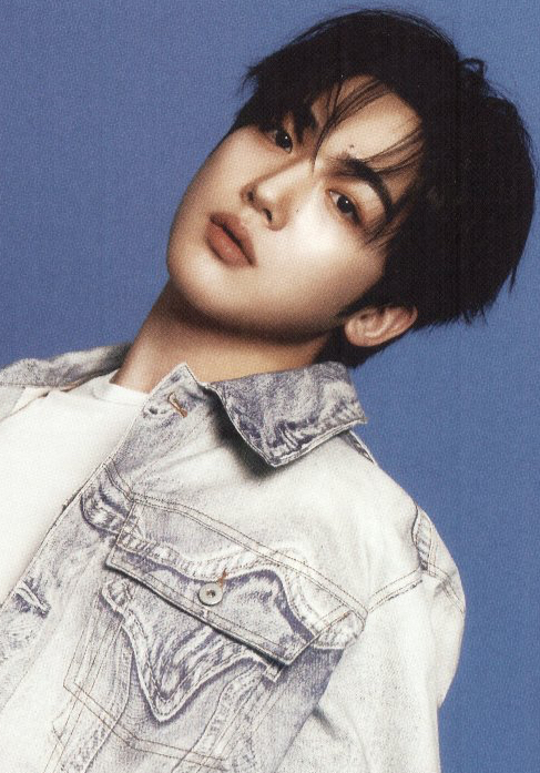 Behind-the-scenes cut of Kim Yohan (WEi)