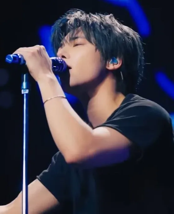 A moment captured by Taehyun (TOMORROW X TOGETHER)'s fan