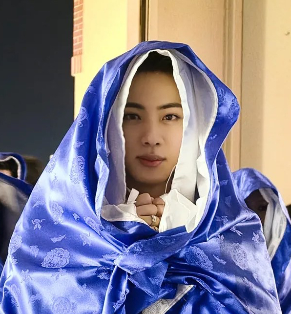 Foto terbaru Jin (BTS)