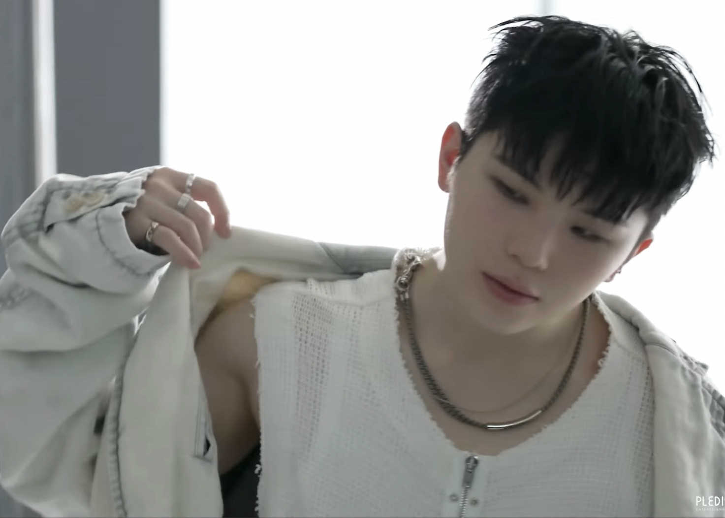 Behind-the-scenes cut of Woozi (SEVENTEEN)