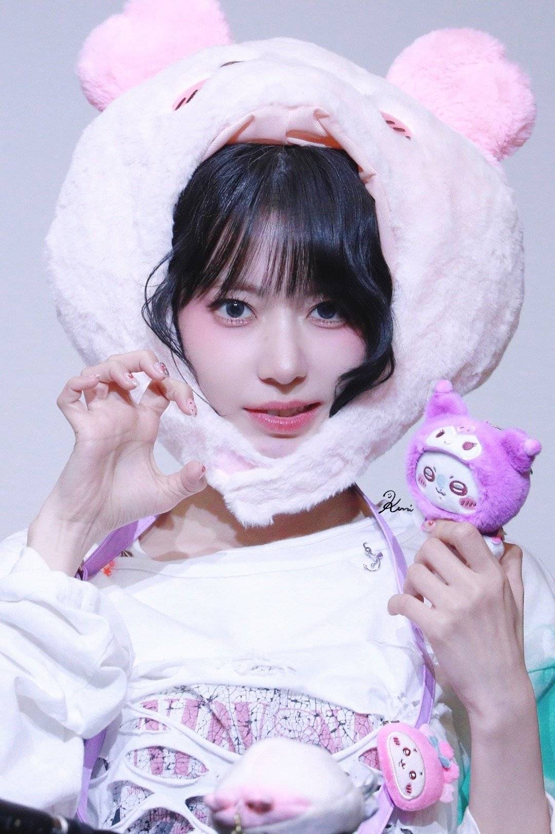 Recent activity shot of Sakura (LE SSERAFIM)