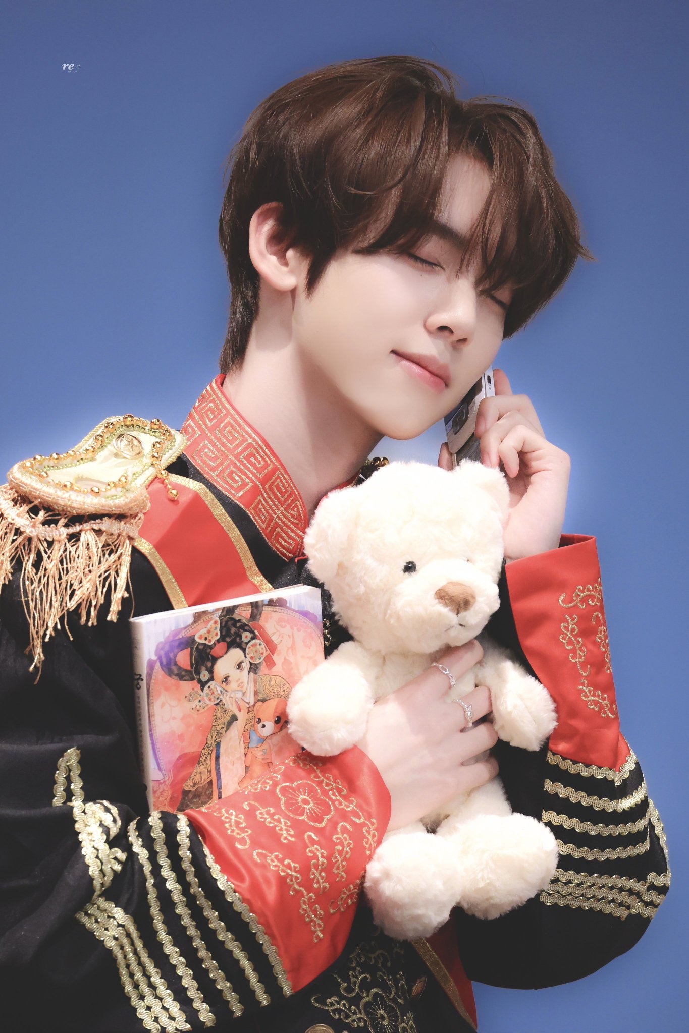 Recent activity shot of Han Yujin (ZEROBASEONE)