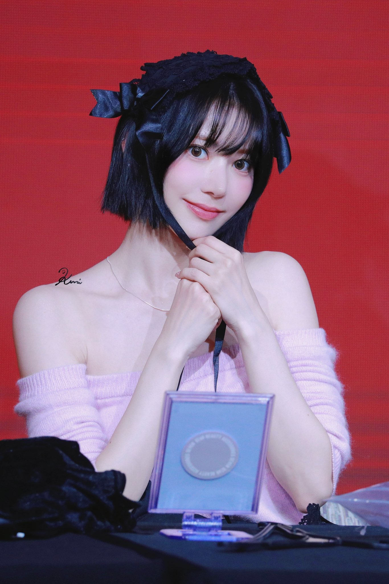 Recent activity shot of Sakura (LE SSERAFIM)