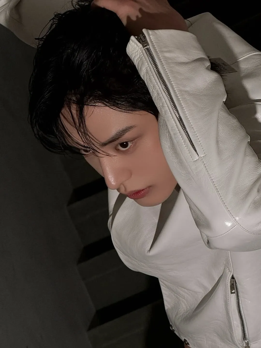 Behind-the-scenes cut of Kim Jiwoong (ZEROBASEONE)