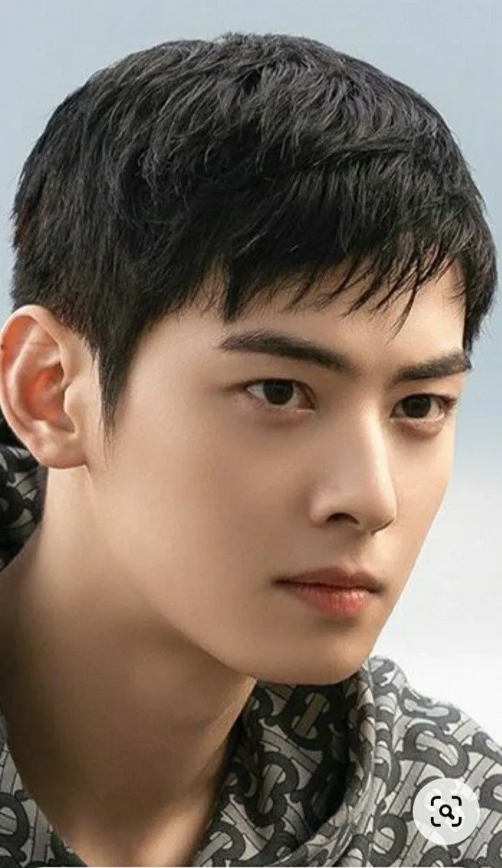 Recent activity shot of Eunwoo (ASTRO)