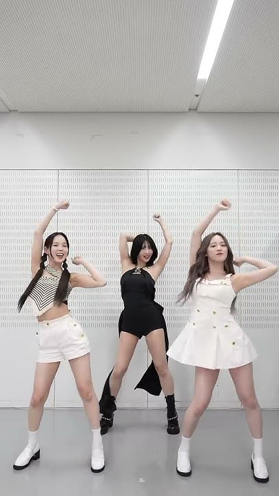 Momo (TWICE)的最新活動照片