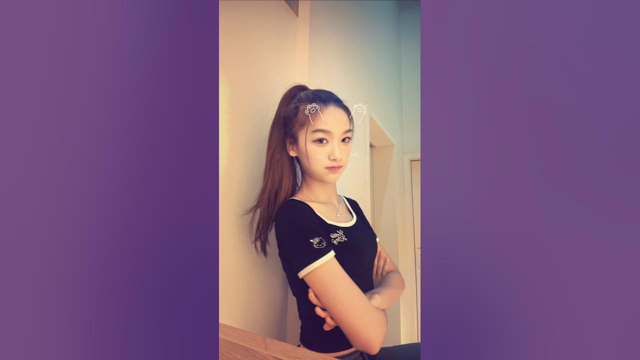 A moment captured by SECRET NUMBER's fan