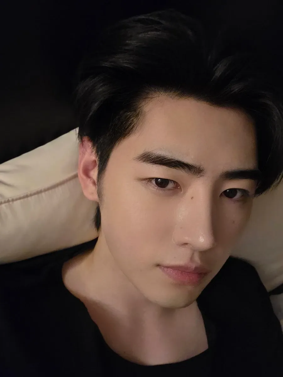 Foto aktivitas terbaru Sunghoon (ENHYPEN)