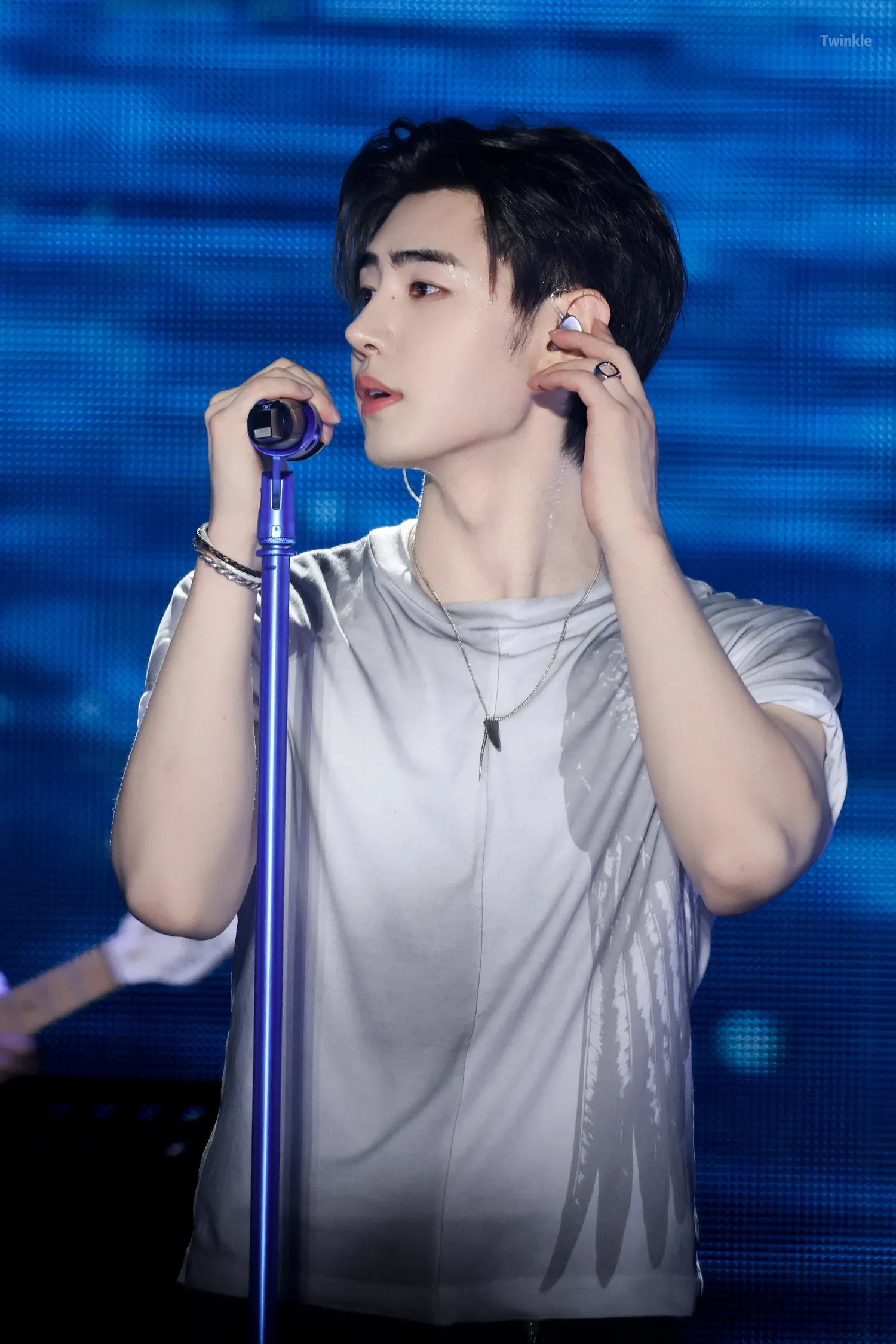 Foto terbaru Sunghoon (ENHYPEN)