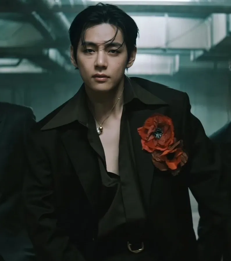 Latest photo of V (BTS)