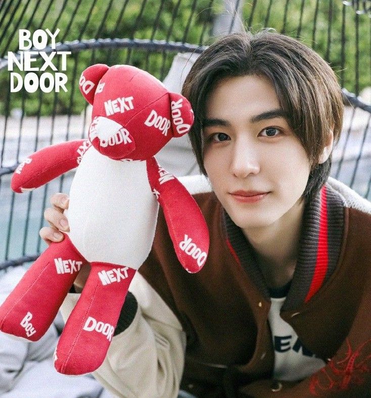 A moment captured by Leehan (BOYNEXTDOOR)'s fan