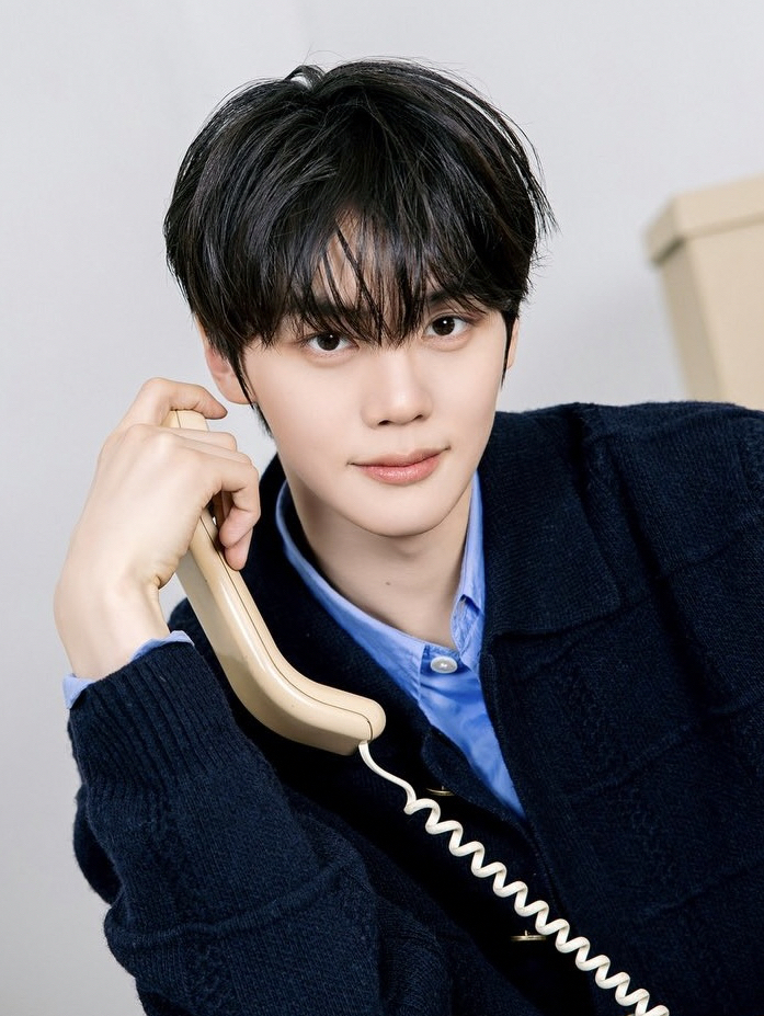 A moment captured by Kim Gyuvin's fan