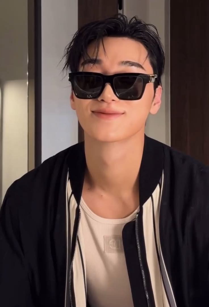 Behind-the-scenes cut of San (ATEEZ)