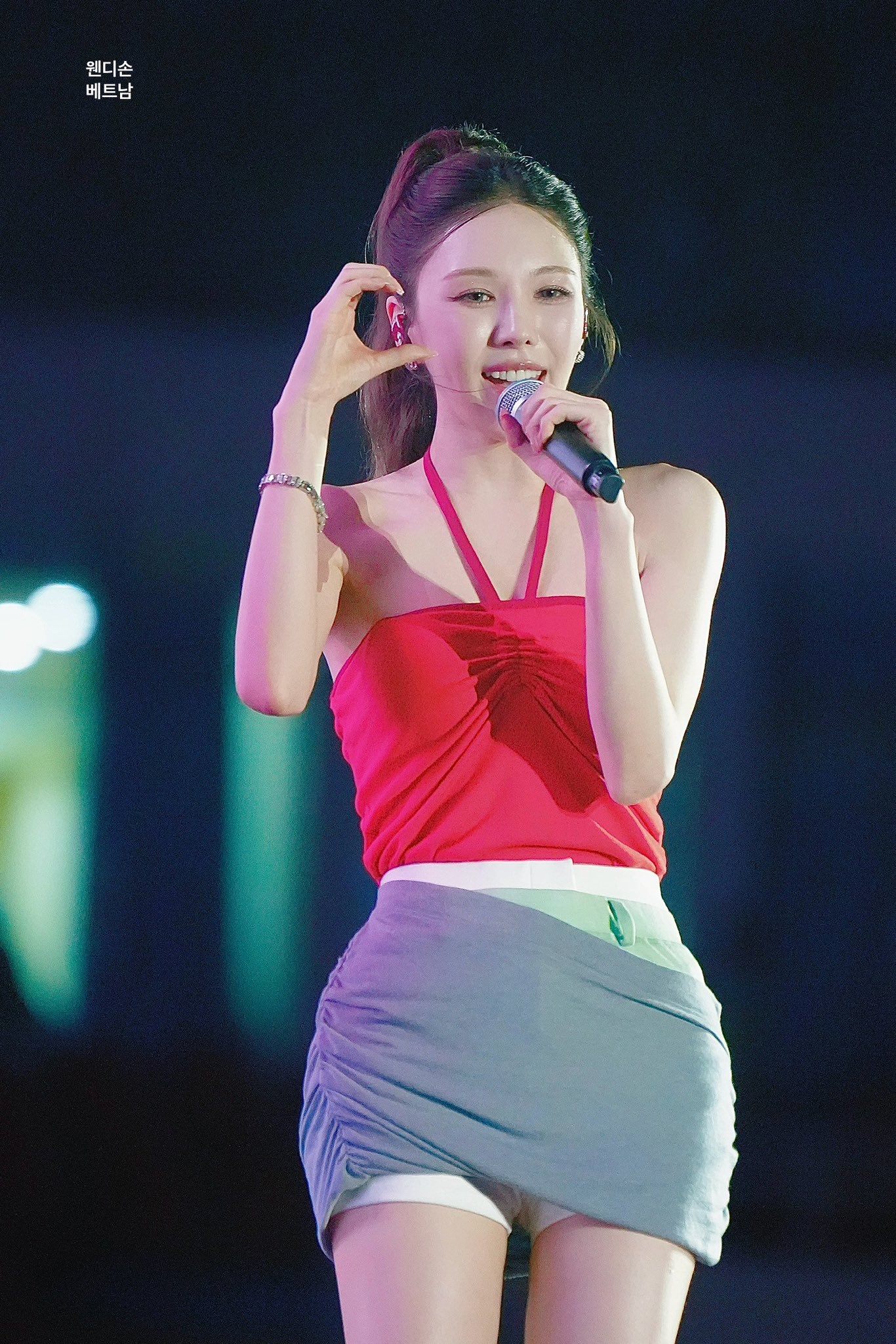 Behind-the-scenes cut of Wendy (Red Velvet)