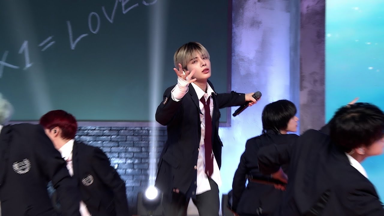 A moment captured by TOMORROW X TOGETHER's fan