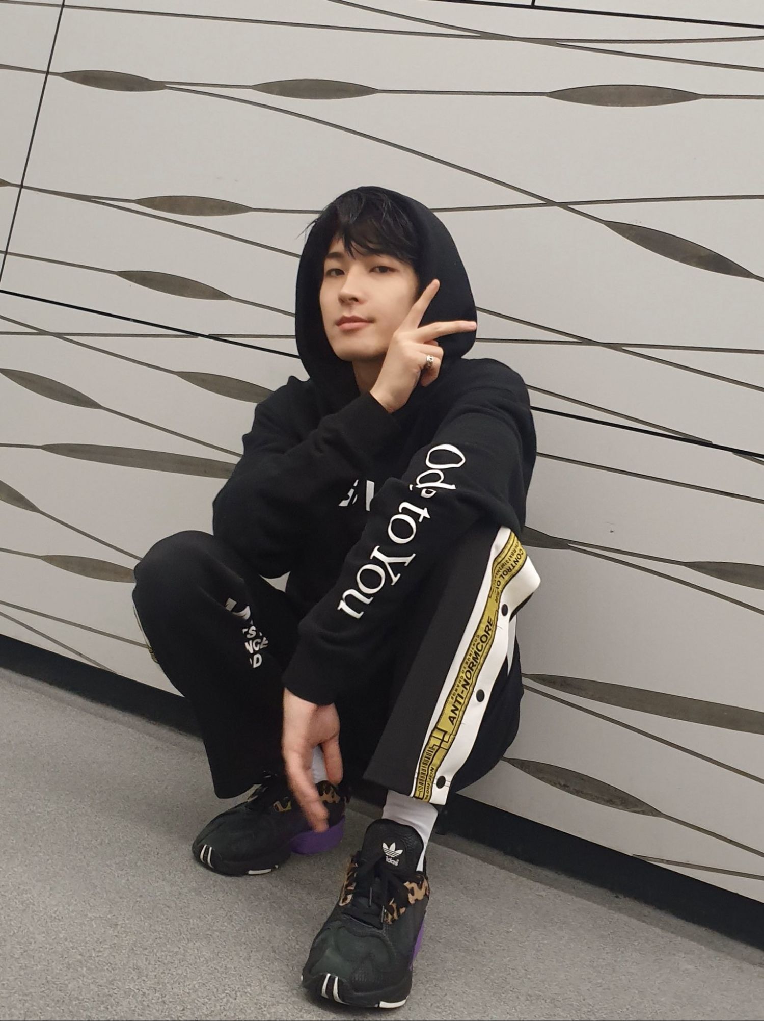 A moment captured by Wonwoo (SEVENTEEN)'s fan