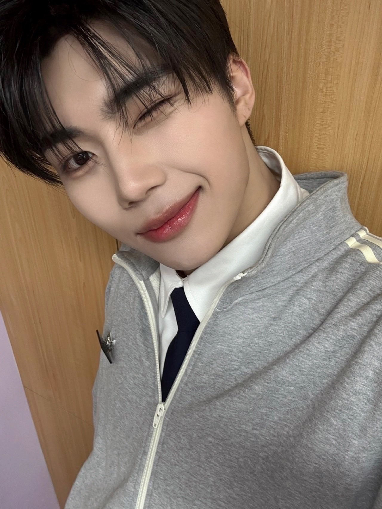 A moment captured by Park Gunwook (ZEROBASEONE)'s fan