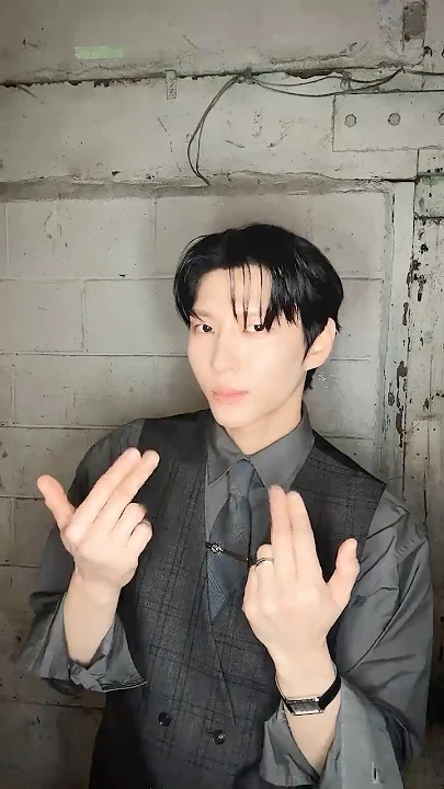 Recent activity shot of VIXX