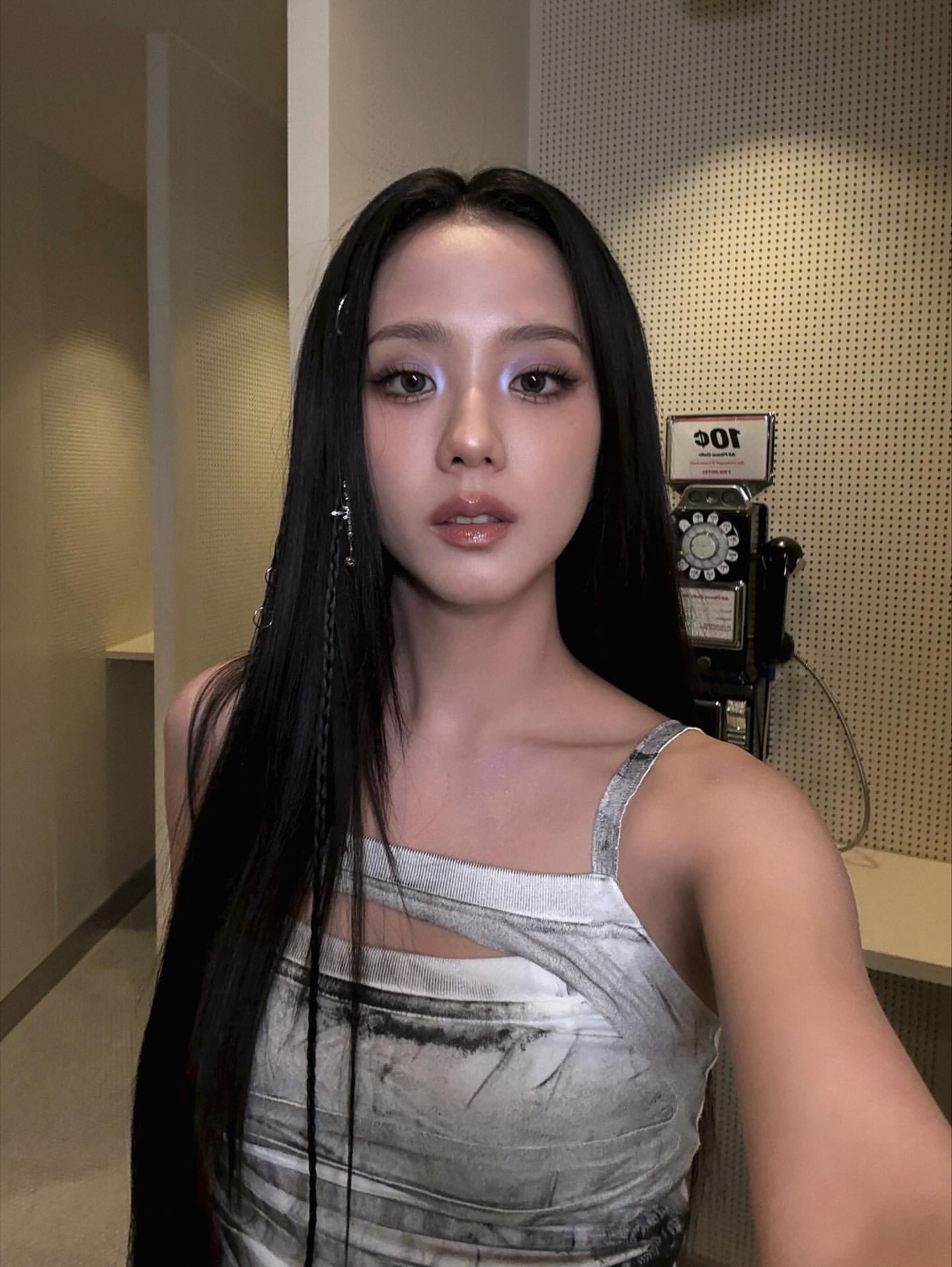 Behind-the-scenes cut of Jisoo (BLACKPINK)