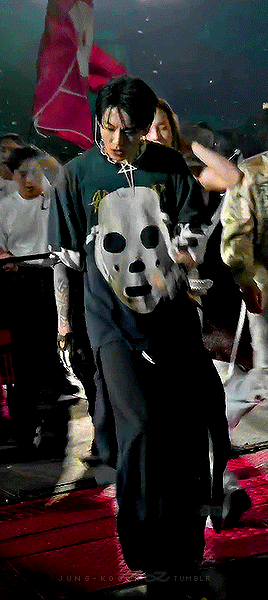 Foto aktivitas terbaru Jungkook (BTS)