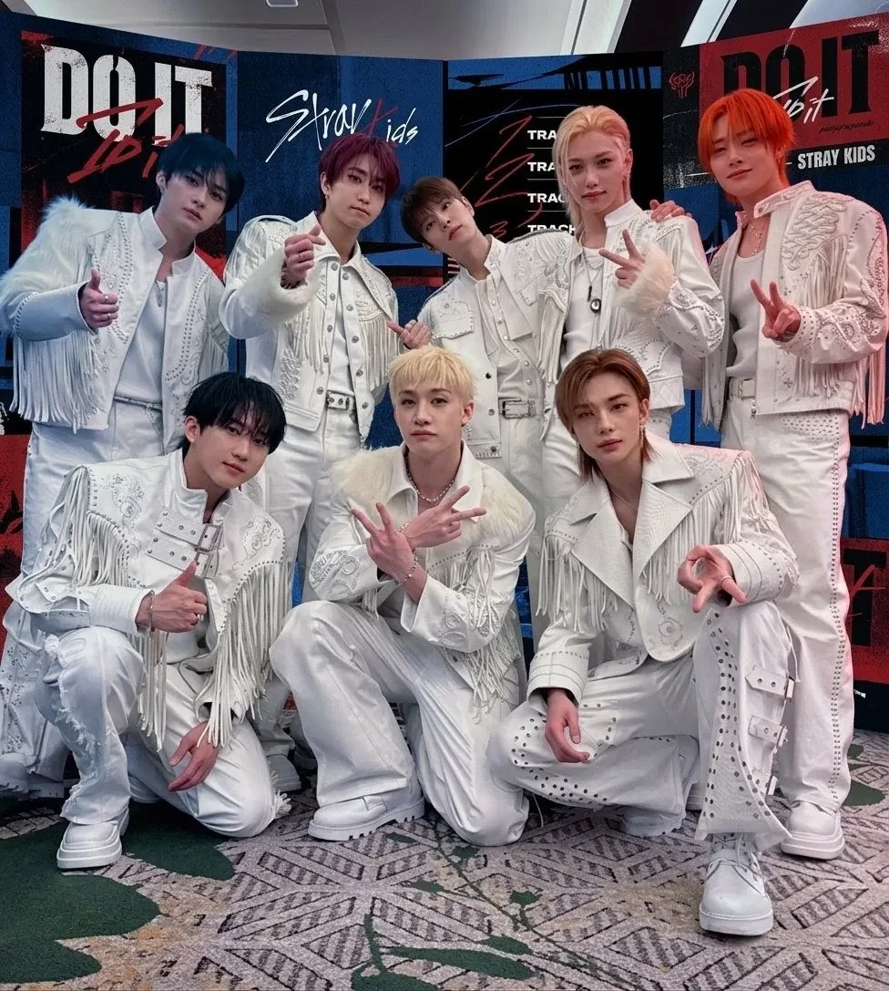 Behind-the-scenes cut of Stray Kids