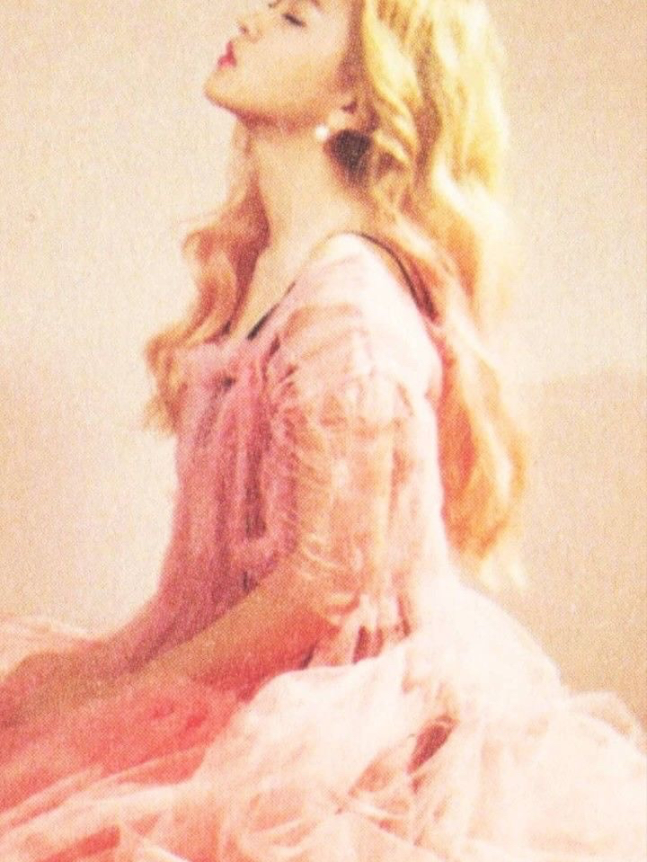 Behind-the-scenes cut of Yeri (Red Velvet)