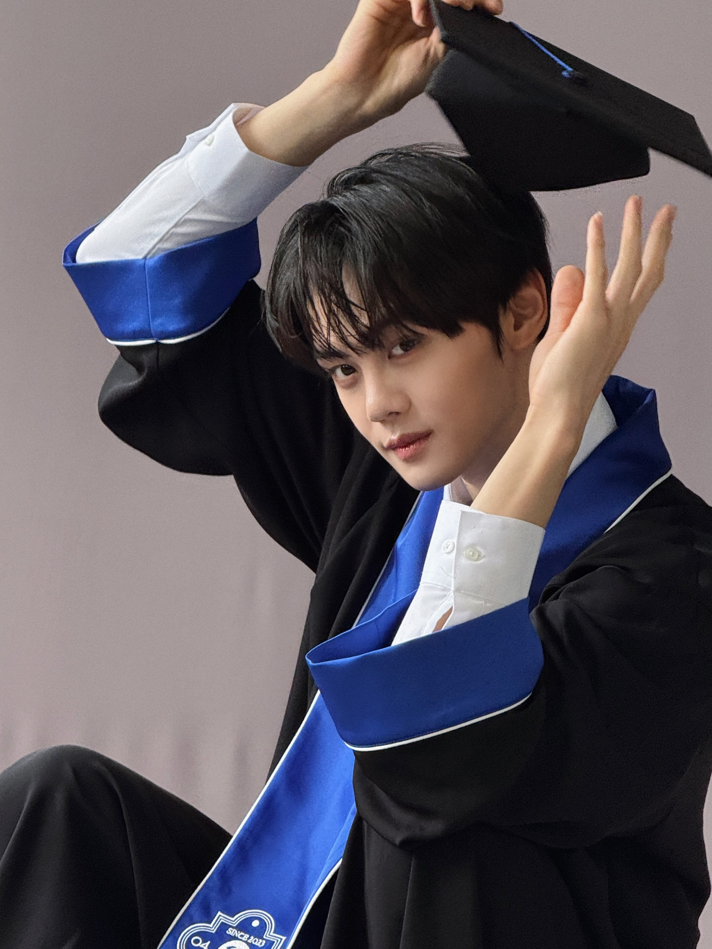 Behind-the-scenes cut of Kim Gyuvin (ZEROBASEONE)